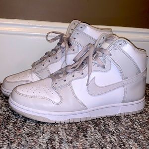 NEW (size~9)  2~tone Nike dunks ready to be on your feet 😎